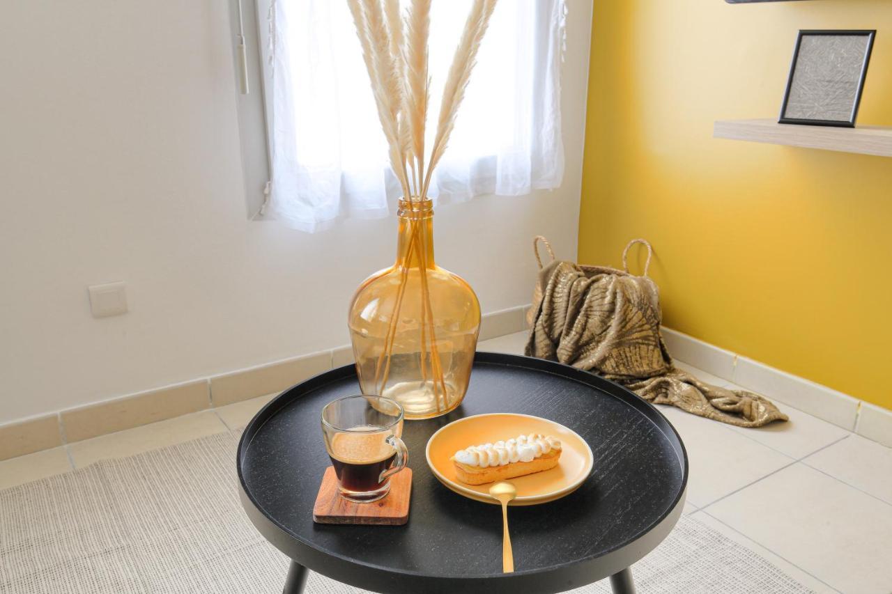 Le Louis D'Or -Acces Facile Gare/Eurexpo/Aeoroport Apartment วีเลอร์บาน ภายนอก รูปภาพ
