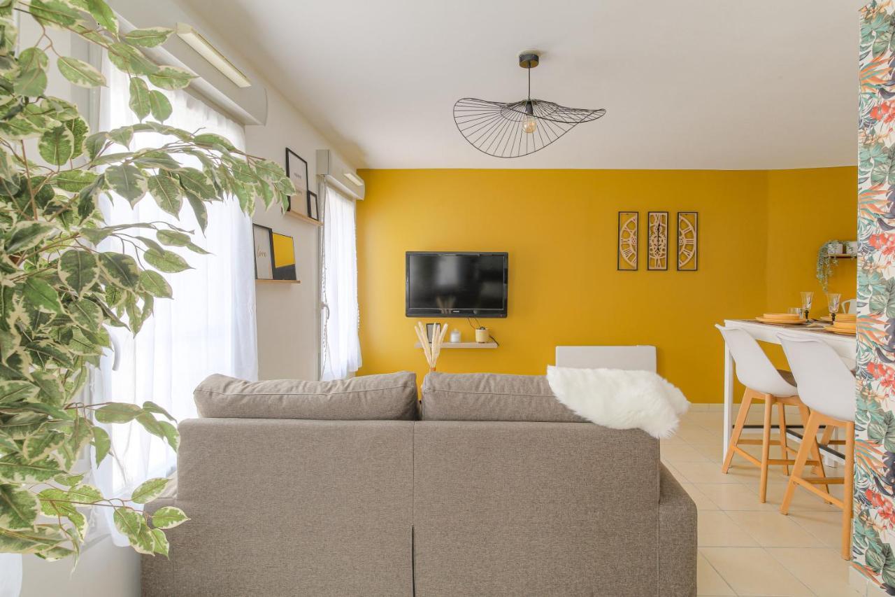 Le Louis D'Or -Acces Facile Gare/Eurexpo/Aeoroport Apartment วีเลอร์บาน ภายนอก รูปภาพ