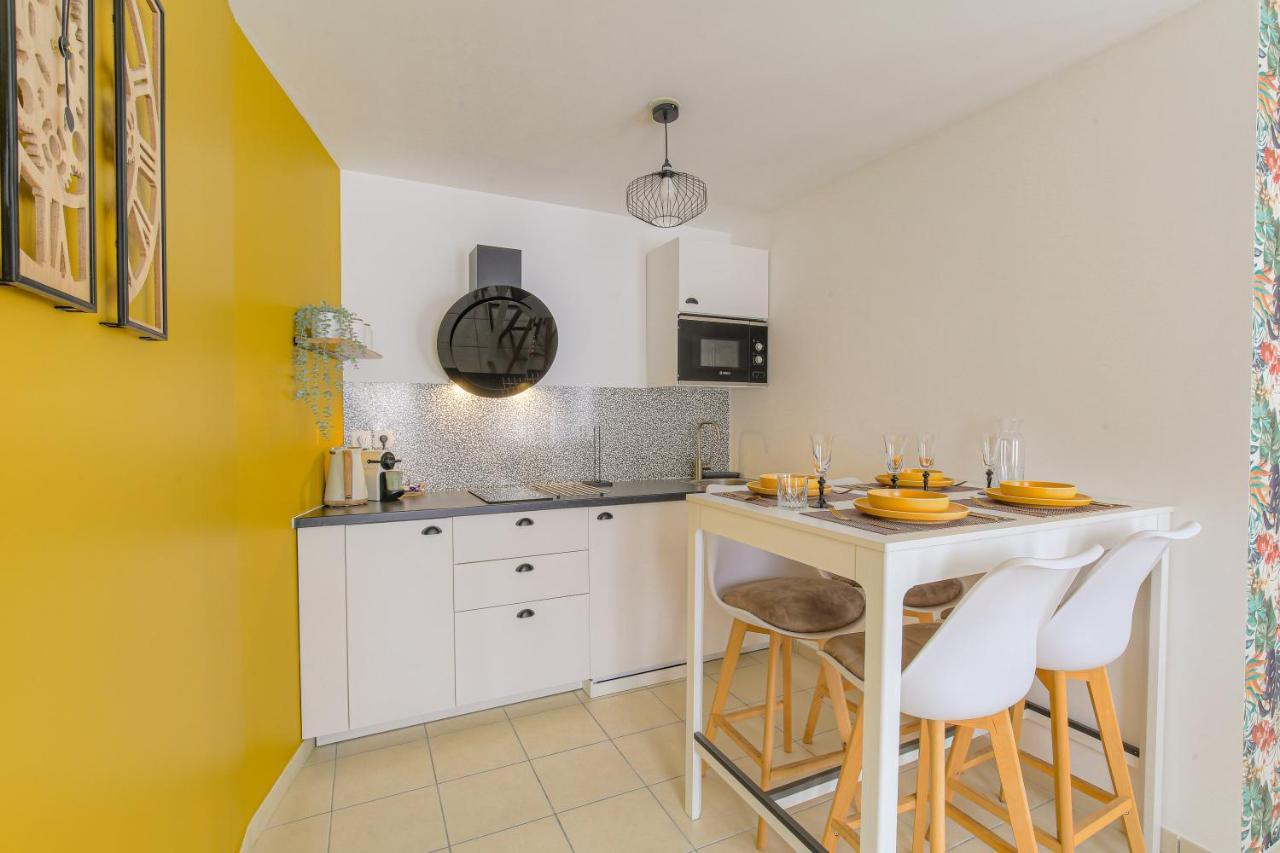 Le Louis D'Or -Acces Facile Gare/Eurexpo/Aeoroport Apartment วีเลอร์บาน ภายนอก รูปภาพ