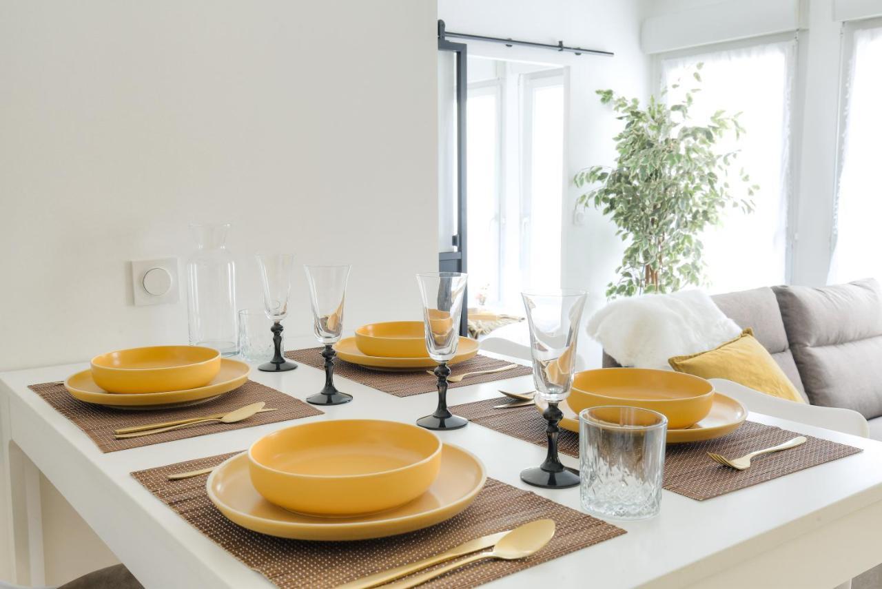 Le Louis D'Or -Acces Facile Gare/Eurexpo/Aeoroport Apartment วีเลอร์บาน ภายนอก รูปภาพ
