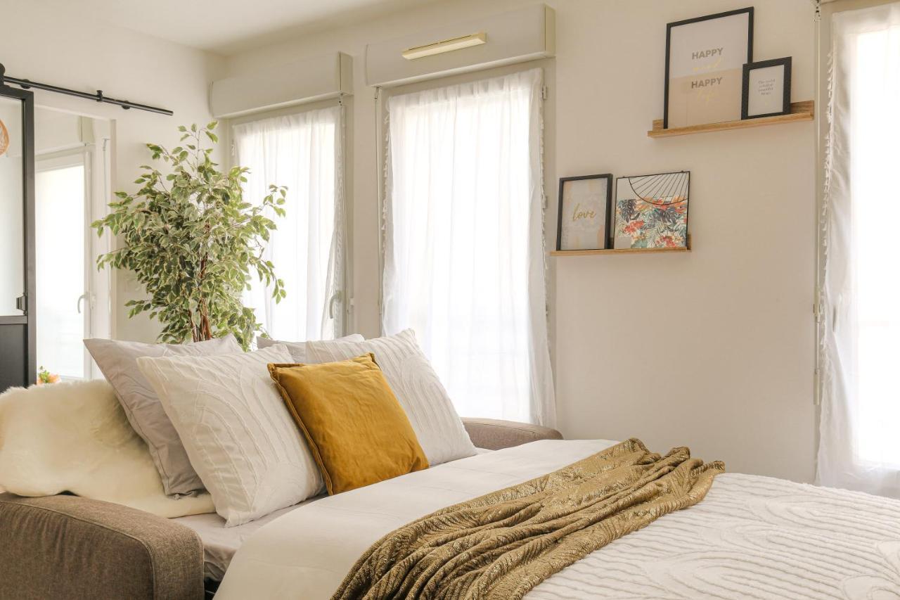 Le Louis D'Or -Acces Facile Gare/Eurexpo/Aeoroport Apartment วีเลอร์บาน ภายนอก รูปภาพ