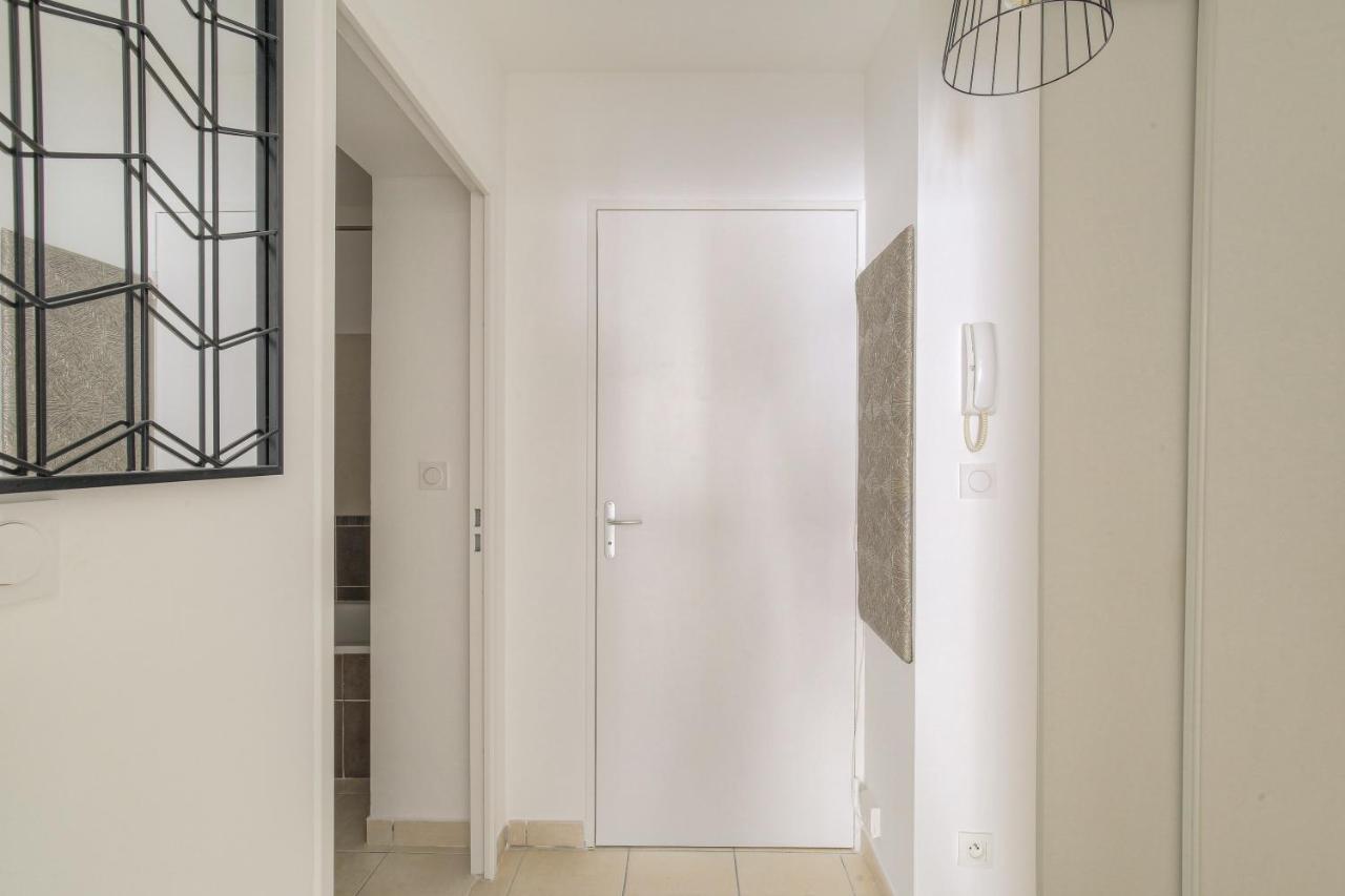 Le Louis D'Or -Acces Facile Gare/Eurexpo/Aeoroport Apartment วีเลอร์บาน ภายนอก รูปภาพ