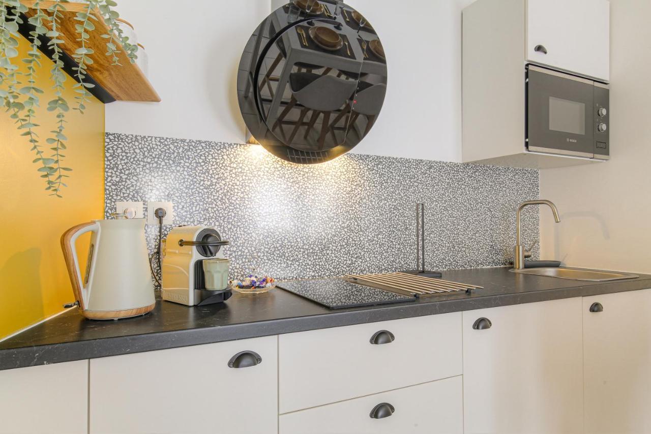Le Louis D'Or -Acces Facile Gare/Eurexpo/Aeoroport Apartment วีเลอร์บาน ภายนอก รูปภาพ